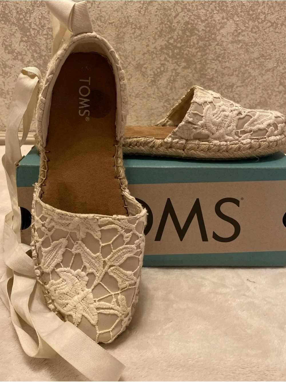 Toms color underlay